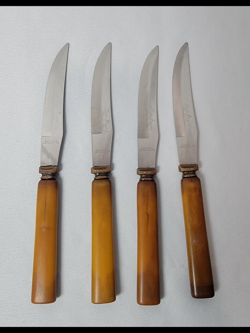 Bakelite Steak Knives Set Of Four George Wood & Sons Sheffield England